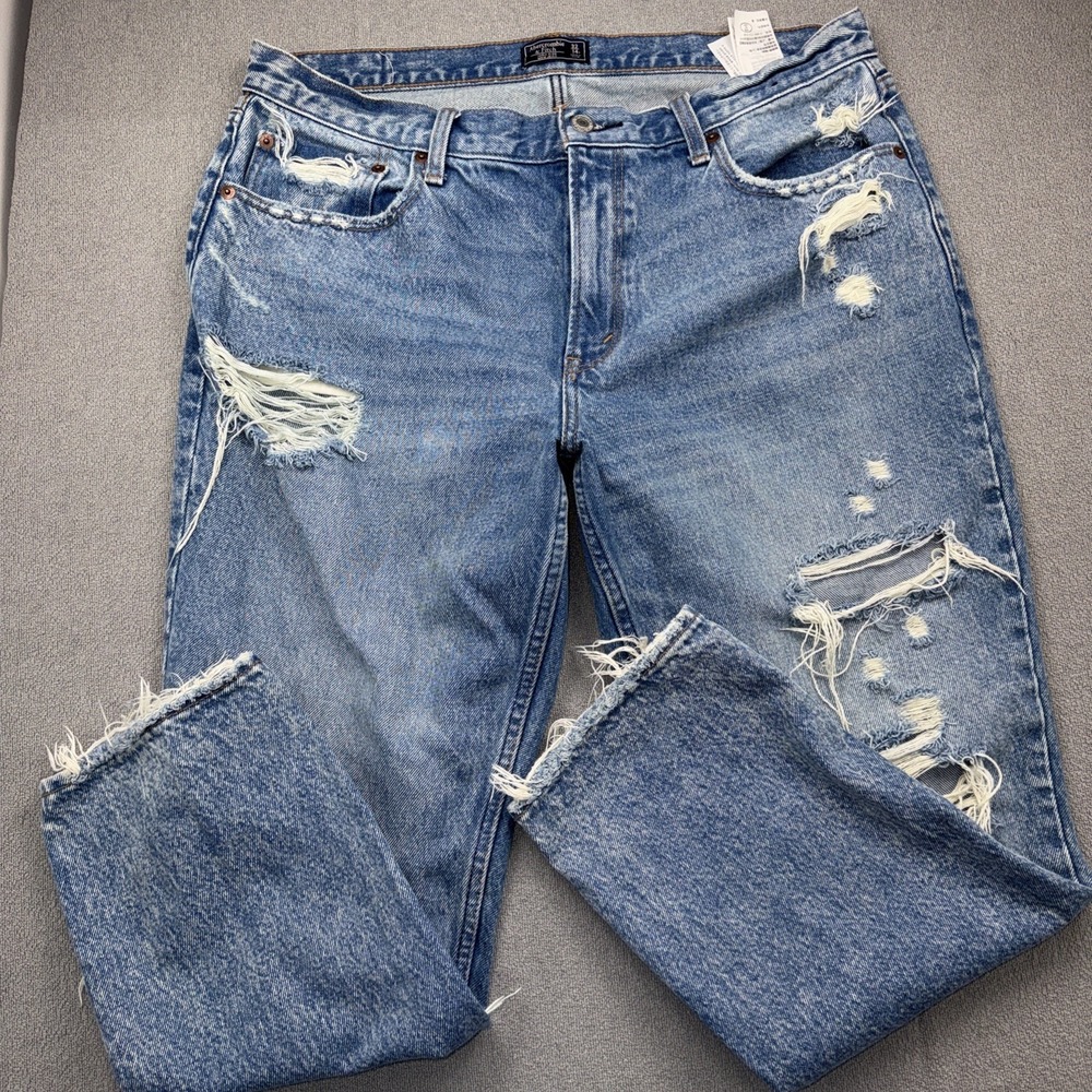 Abercrombie & Fitch Women's  Ankle High Rise Mom Jean Size‎ 32/14